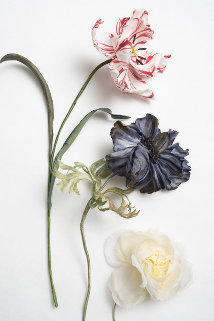 Modern ways to use artificial flowers by Effi Pingel, Fleuriste Copenhagen